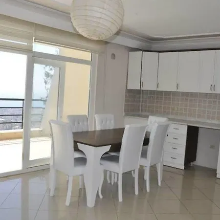 Deniz 3* אלאניה